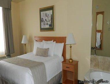 Hotel Days By Wyndham Orillia